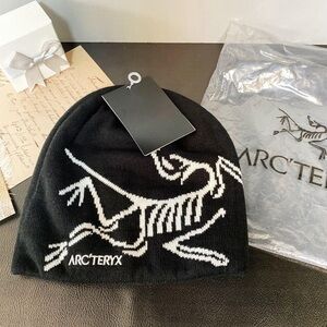 Arc'teryx Black and White Beanie